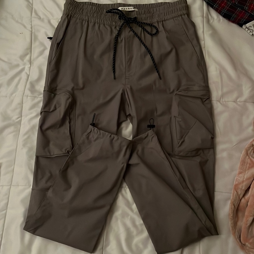 Grey cargo joggers. Very good material!
